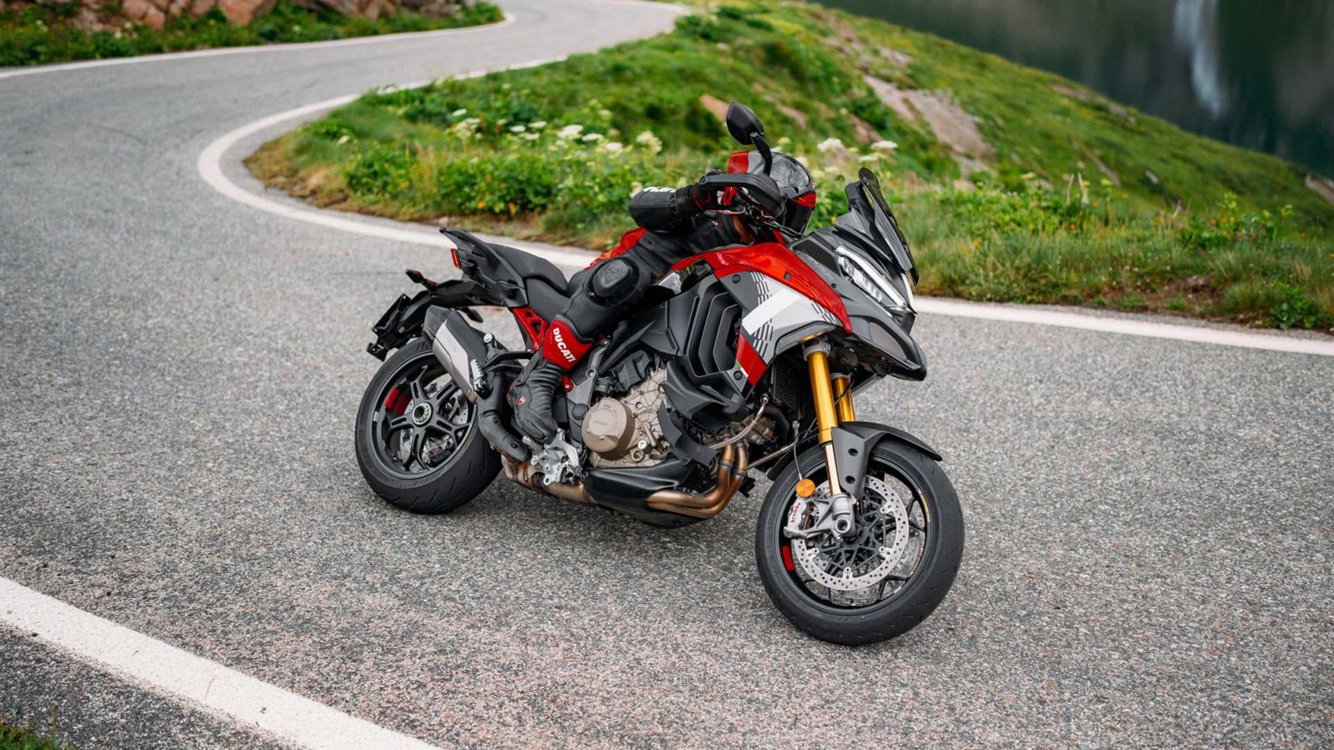 Multistrada V4 Pikes Peak