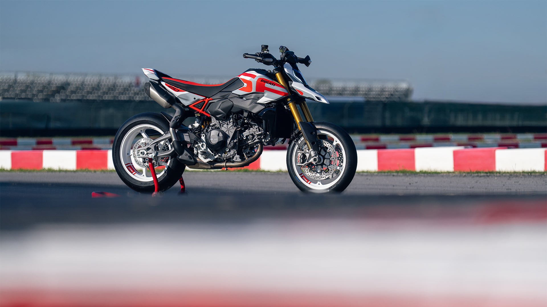 Hypermotard V2 SP