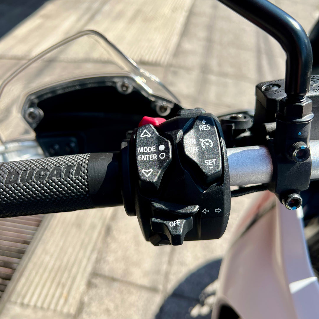 SEMINUEVA Ducati Desert X