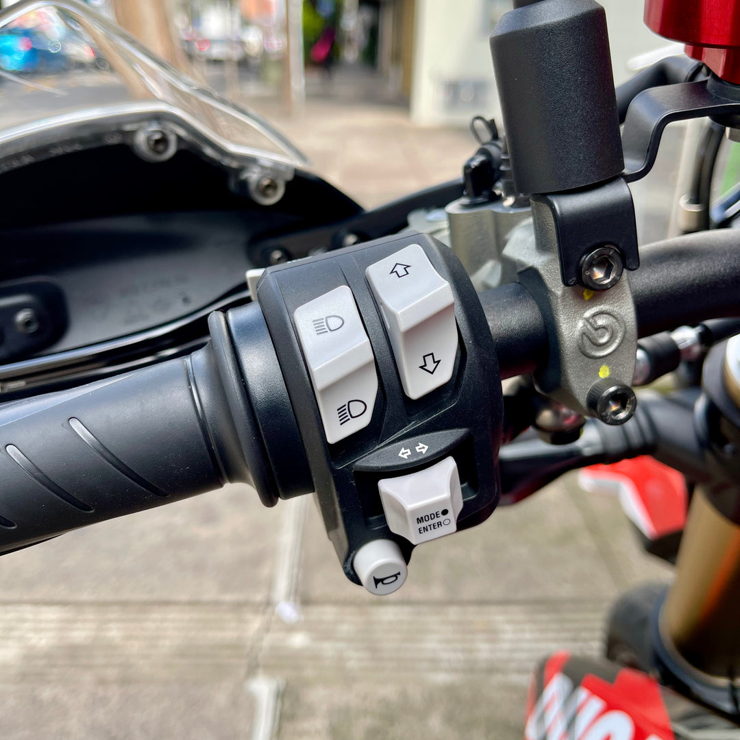 SEMINUEVA Ducati Hypermotard 698 RVE