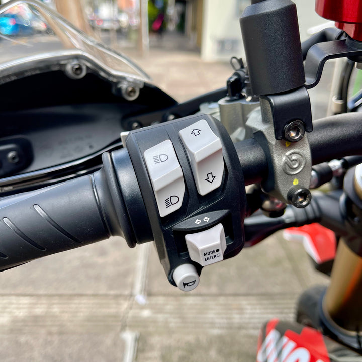 SEMINUEVA Ducati Hypermotard 698 RVE