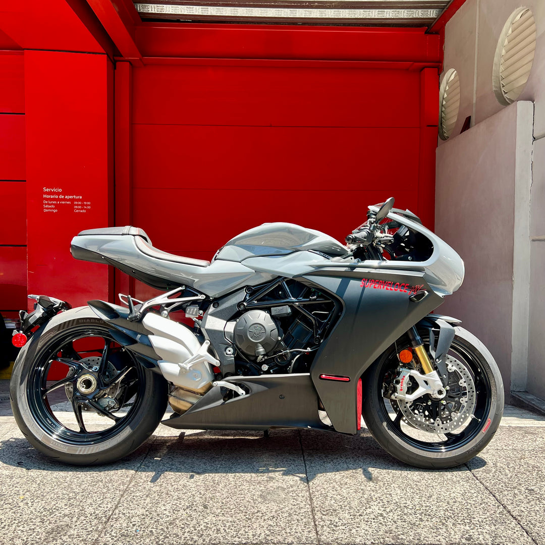 SEMINUEVA MV AGUSTA SUPERVELOCE