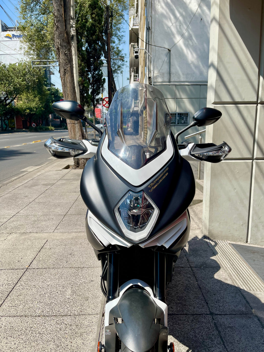 SEMINUEVA MV AGUSTA TURISMO VELOCE LUSSO SCS