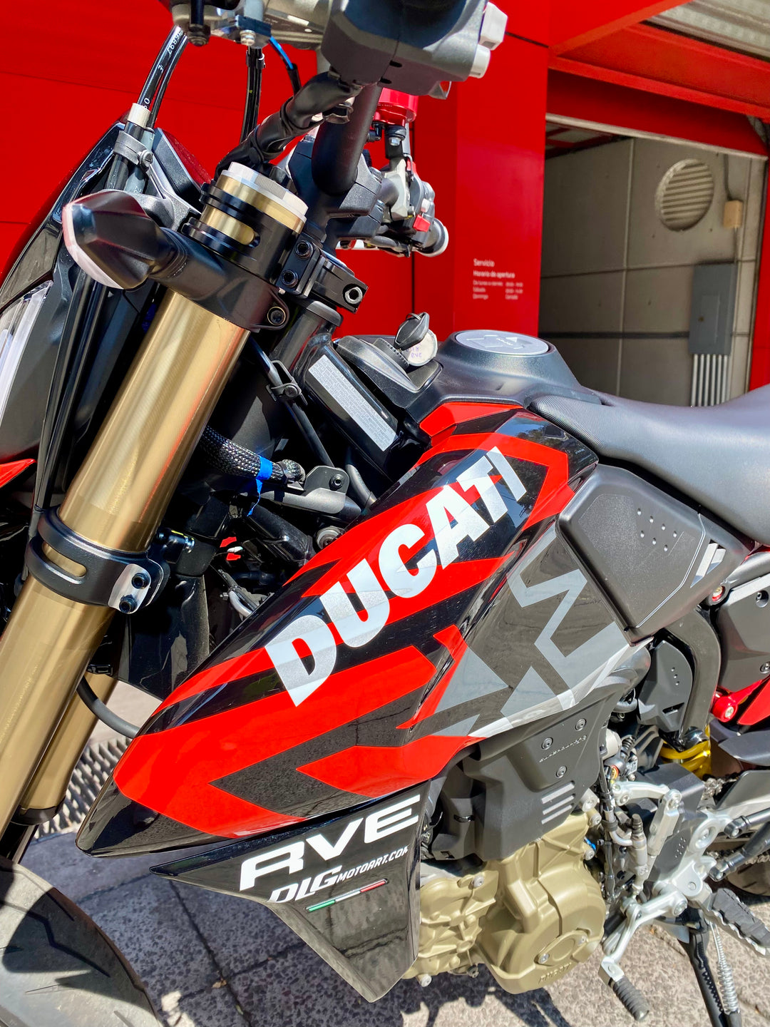 SEMINUEVA Ducati Hypermotard 698 RVE