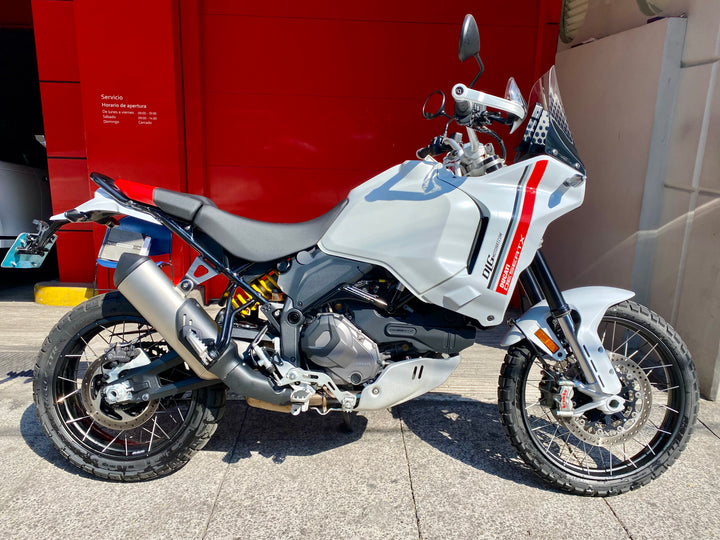 SEMINUEVA Ducati Desert X