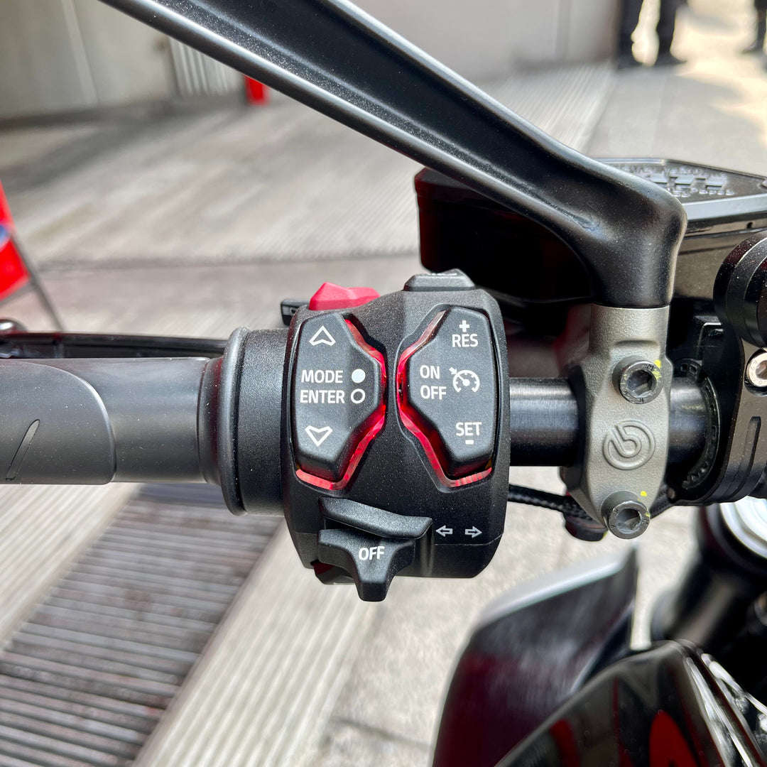 SEMINUEVA Ducati Diavel V4