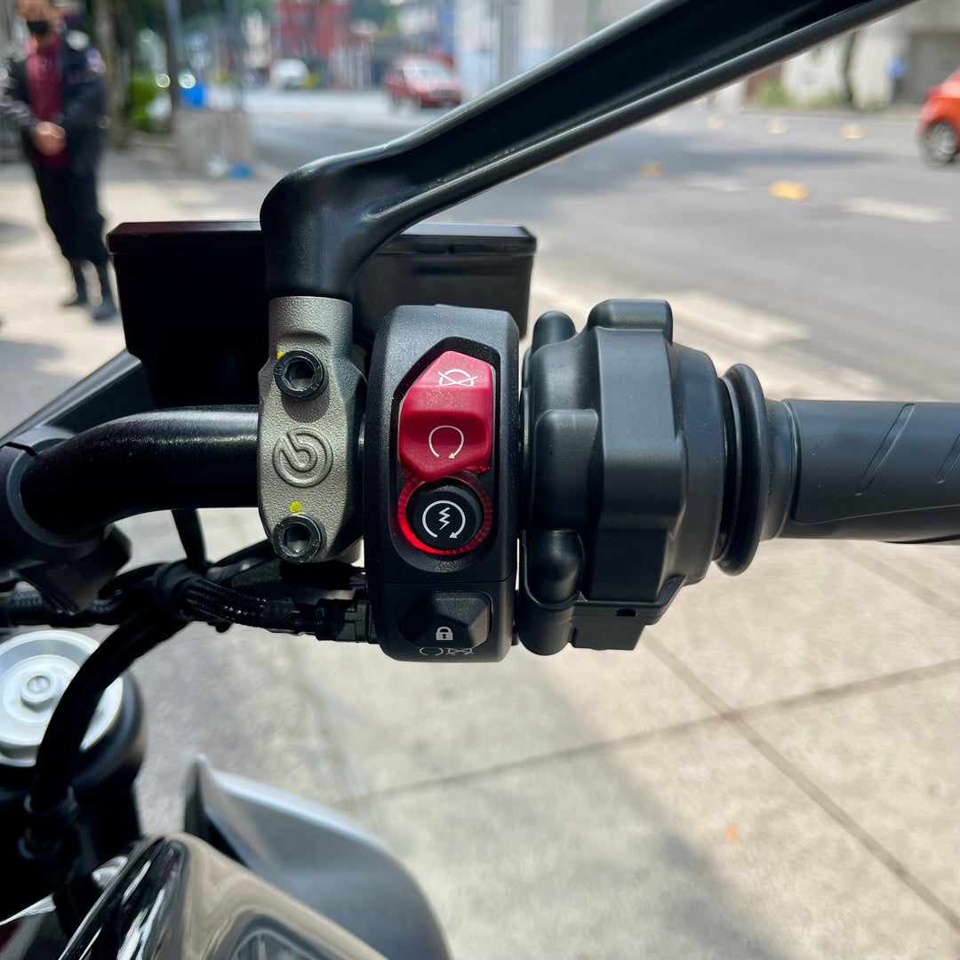 SEMINUEVA Ducati Diavel V4