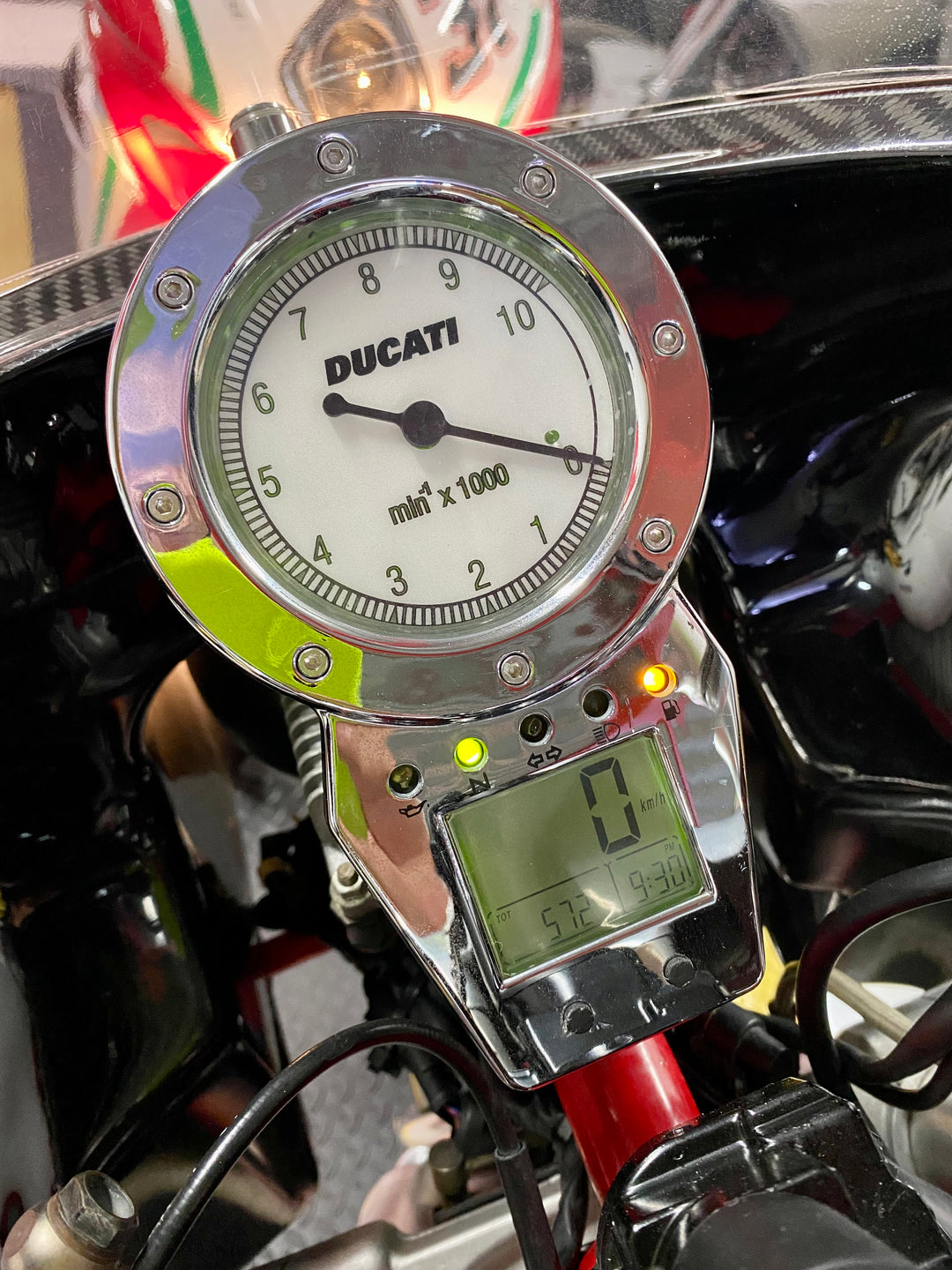 SEMINUEVA Ducati MH900