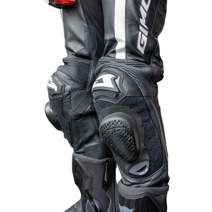 TRAJE DE PIEL GIMOTO MUGELLO AIR NEGRO/BLANCO