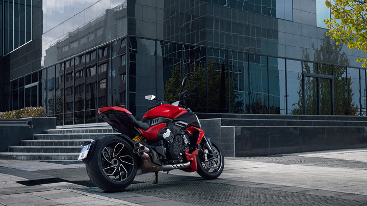 Diavel V4