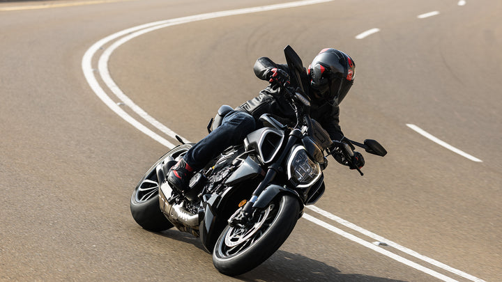 Diavel V4