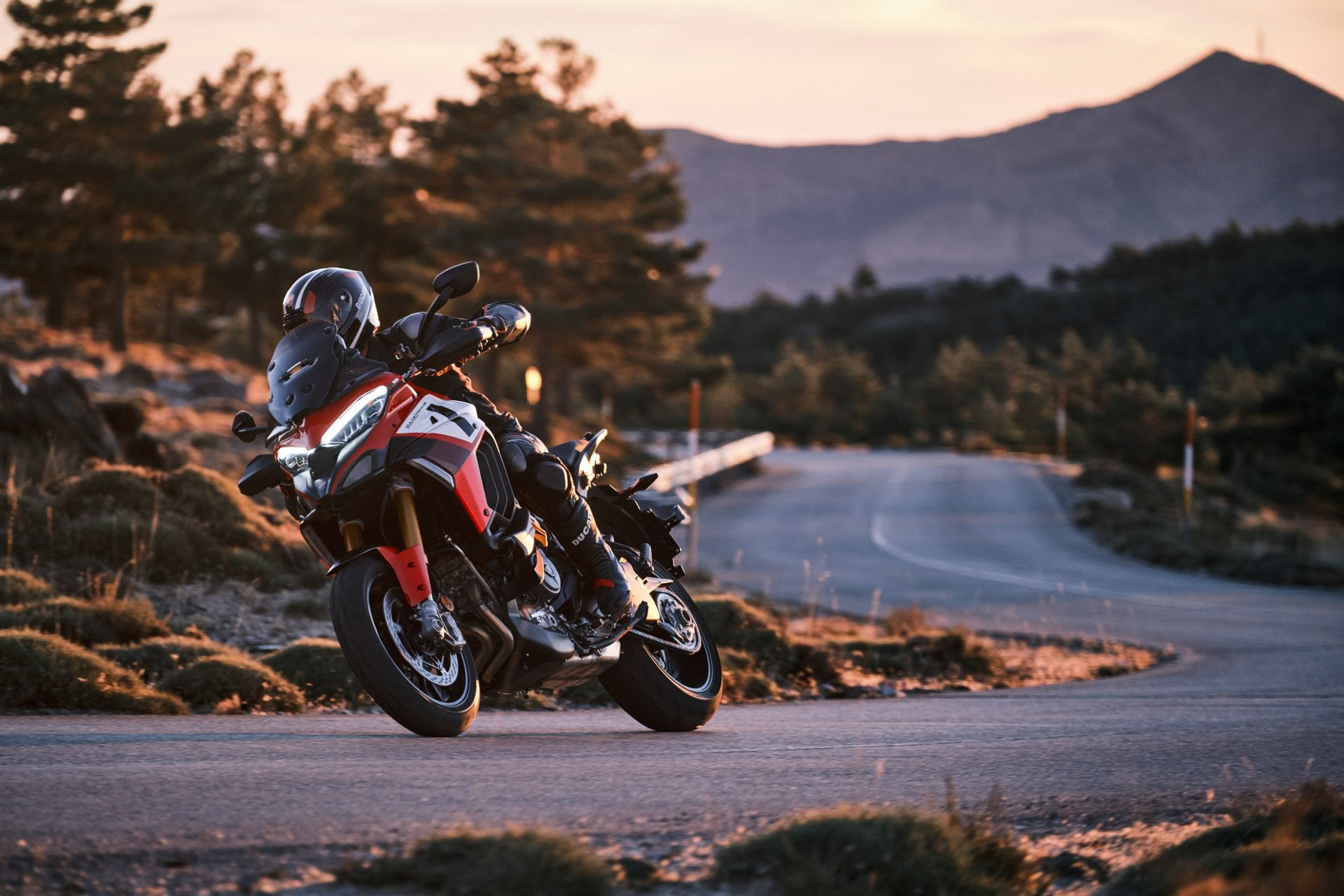 Multistrada V4 Pikes Peak