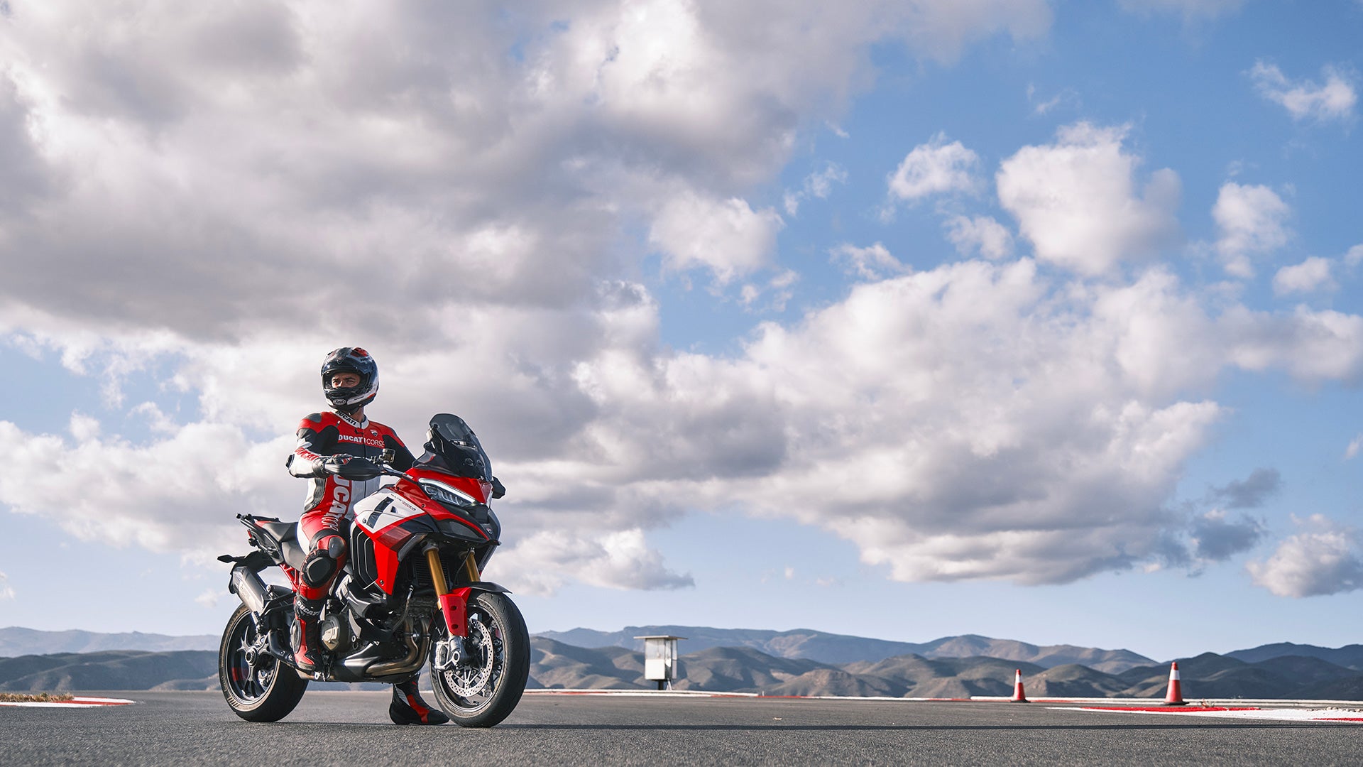 Multistrada V4 Pikes Peak